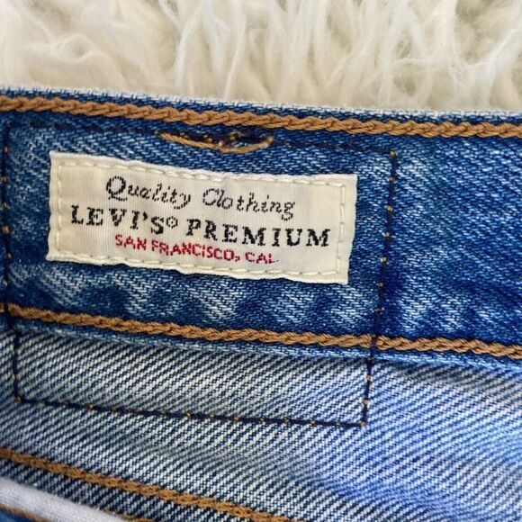 COPY - Levi’s Wedgie Straight Cropped Button Fly Distressed Raw Hem Jeans Women… - Picture 9 of 16